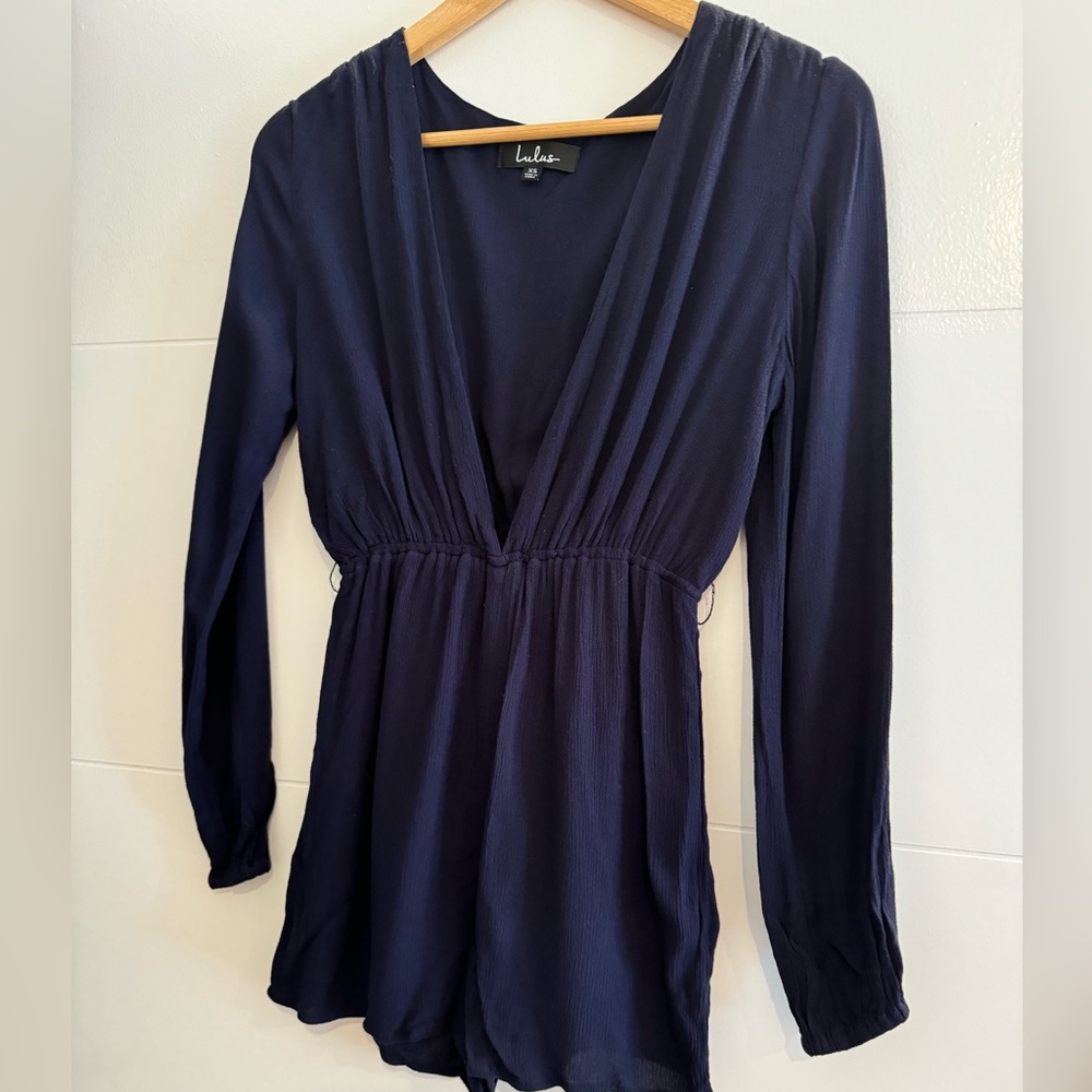 Lulu’s Navy romper - low cut